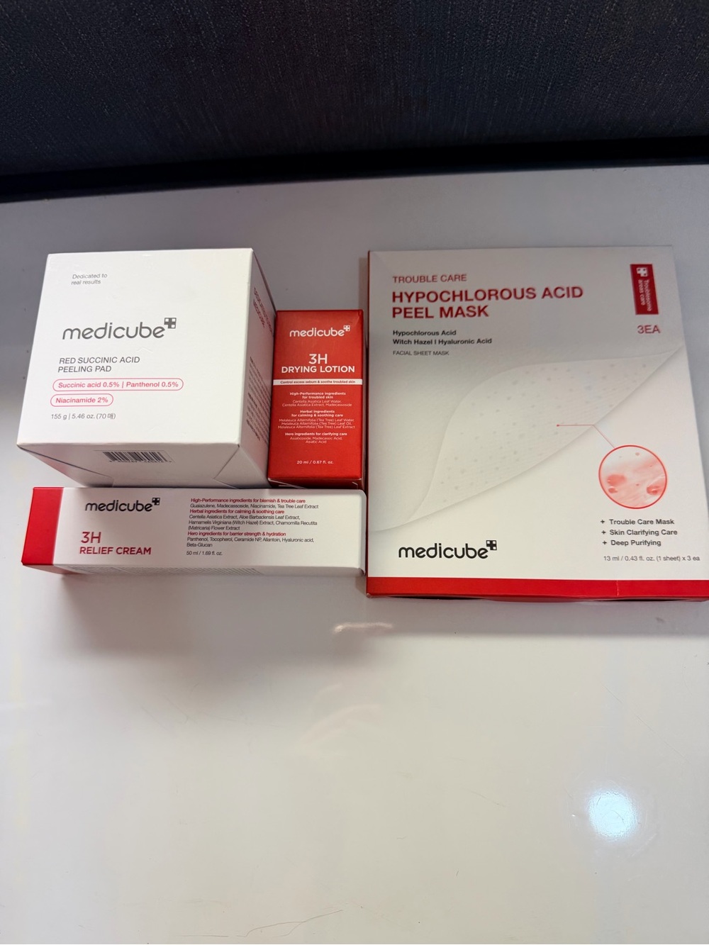 medicube 3H Hypochlorous Acid Peel Mask & Relief Cream Set - White & Red
